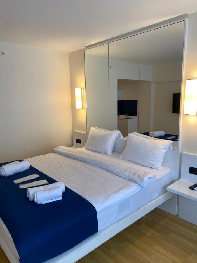 Orbi City Luxury Towers Aparthotel Batumi Exterior photo