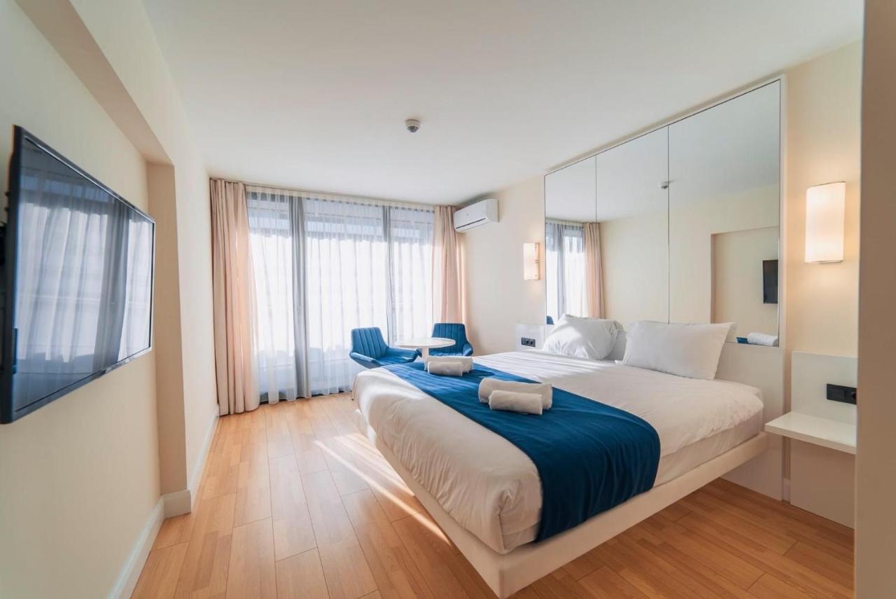 Orbi City Luxury Towers Aparthotel Batumi Exterior photo