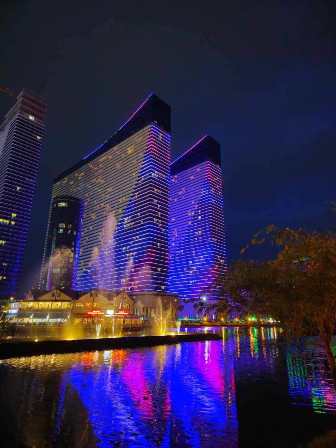 Orbi City Luxury Towers Aparthotel Batumi Exterior photo