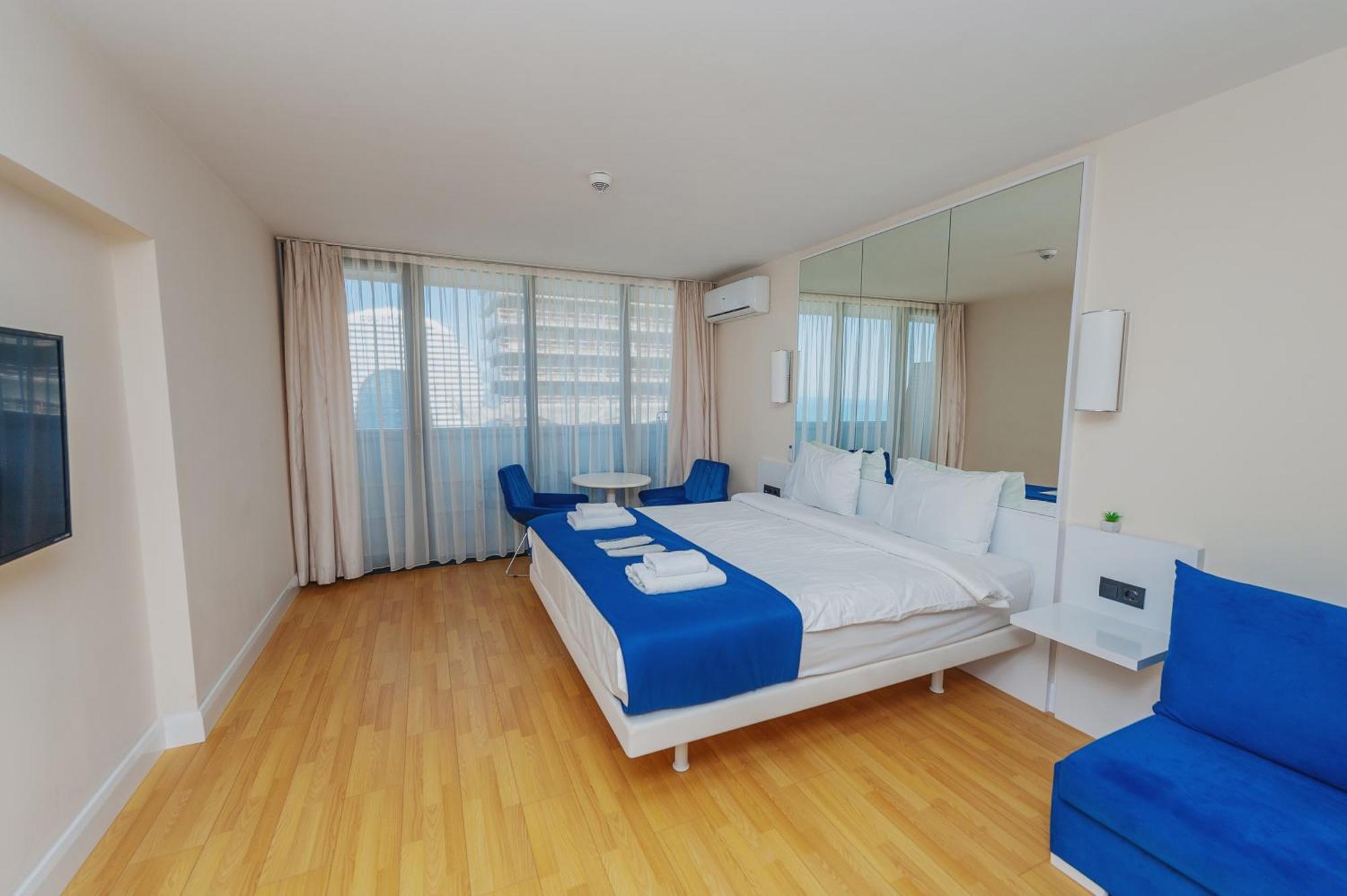 Orbi City Luxury Towers Aparthotel Batumi Exterior photo