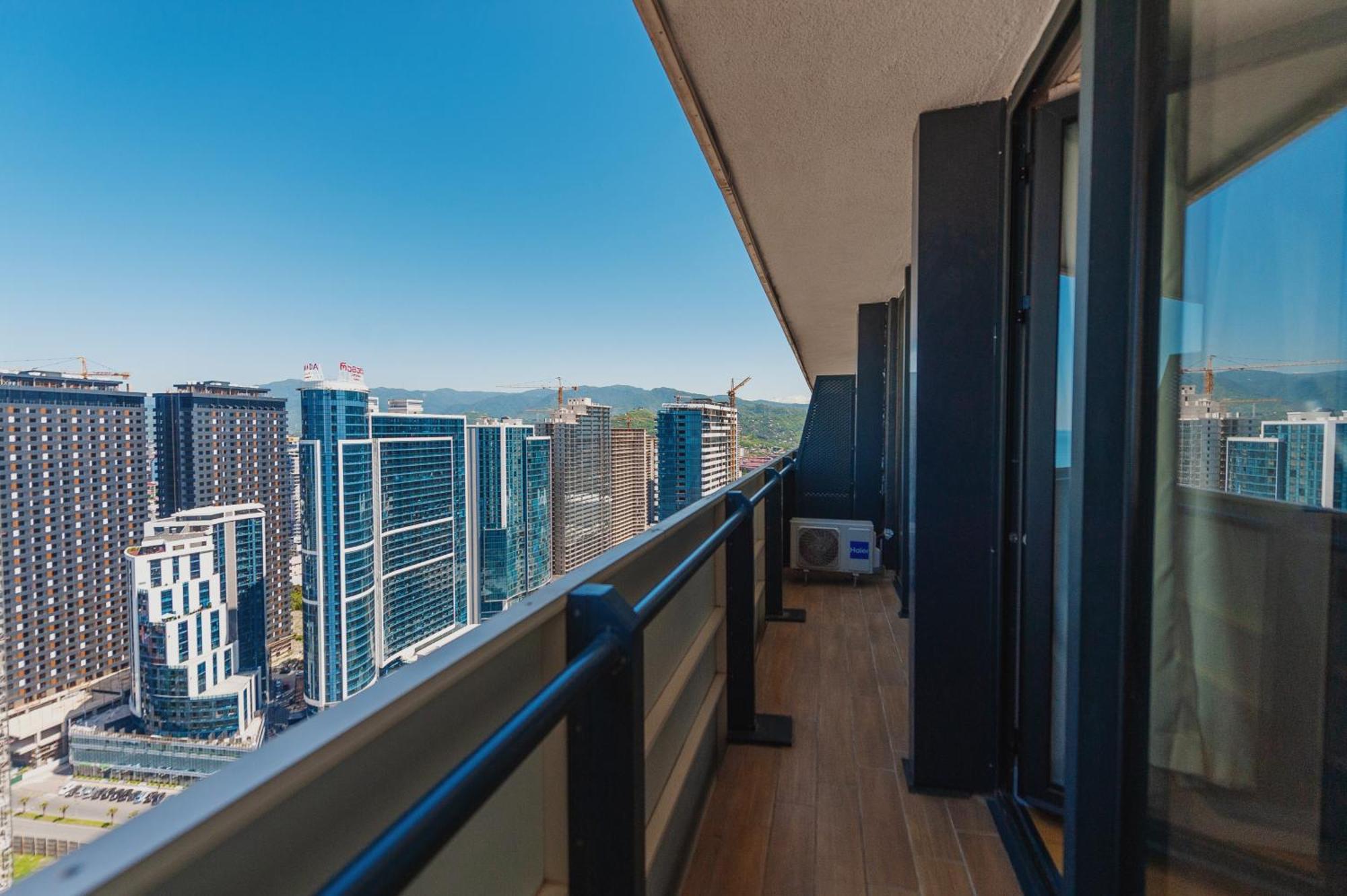 Orbi City Luxury Towers Aparthotel Batumi Exterior photo